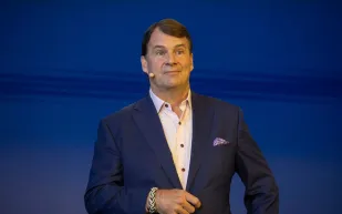 هل يكرر الذكاء الاصطناعي مصير الأتمتة والروبوتات في تقليص الوظائف؟