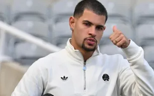 غيمارايس وفولتماد يقودان نيوكاسل لفوز مهم على نوتنغهام