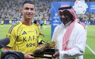 أسطورة النصر يوجّه رسالة تحفيزية بعد تصدر “العالمي” لدوري روشن