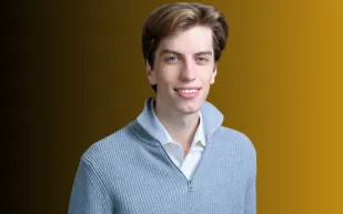 عبقري الذكاء الاصطناعي الذي قلب المعادلة: عائدات ضخمة في وقت قياسي