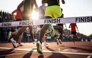 بعمر 91 عامًا.. كولين سبيفي يتوج بذهبية 800 متر في بطولة أوروبا لألعاب القوى (فيديو)