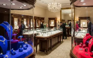 الرياض تستقبل "صالون المجوهرات" بمشاركة 50 دولة.. تعرف على موعده (فيديو)