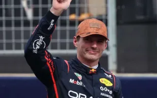 رد بول يتفوق مجددًا.. فرشتابن يحسم سباق أمريكا بعد كارثة مكلارين (فيديو) 