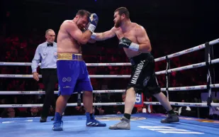 ماخمدوف يهزم ألين ويعلن تحديه لأنتوني جوشوا