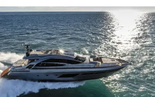 بيرشينغ 8X" يخطف الأنظار في مهرجان كان لليخوت 2025