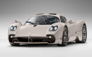 هوراسيو باجاني يقود يوتوبيا الخارقة بنفسه.. قوة وإبداع مطلق (فيديو)