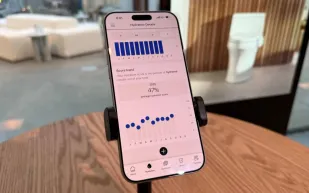 ابتكار جديد من كوهلر: مرحاض ذكي يراقب صحتك دون أي تدخل مباشر