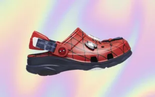 كروكس تتعاون مع مارفل لإطلاق Classic Clog مستوحاة من سبايدر مان