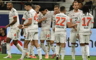 بايرن ميونيخ يسحق فرانكفورت ويحقق إنجاز غير مسبوق منذ 1965 (فيديو)