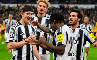 التشكيل المتوقع وغيابات مؤثرة قبل مواجهة نيوكاسل ونوتنجهام فورست المرتقبة