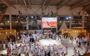 بيع صقرين من منغوليا بـ245 ألف ريال في معرض الصقور السعودي (فيديو)