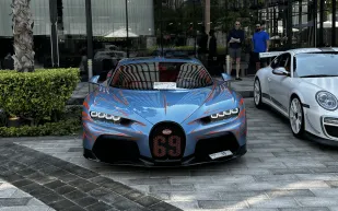  بوجاتي شيرون سوبر سبورت “أمواج الضوء” تثير الجدل بتصميمها اليدوي المعقد (فيديو)