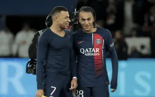 مبابي يشيد بشقيقه بعد هدفه في باريس سان جيرمان (فيديو) 