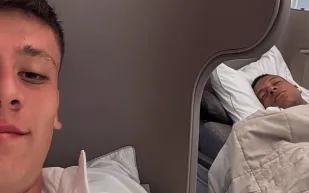 أردا غولر ينشر صورة لمبابي نائمًا.. ورد طريف من النجم الفرنسي