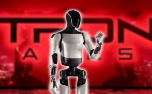 روبوت أوبتيموس يسرق الأنظار على السجادة الحمراء للعرض الأول لفيلم ترون: أريس (فيديو)