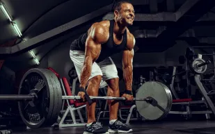 مدرب لياقة: الرفعة الميتة تستهدف الظهر أكثر من الساقين