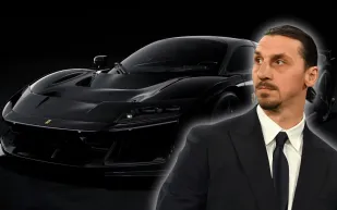 زلاتان يحتفل بعيد ميلاده بسيارة فيراري F80 بقوة 1200 حصان