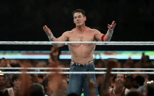 جون سينا يتألق في "كراون جول" ويُلمّح لاقتراب اعتزاله (فيديو)