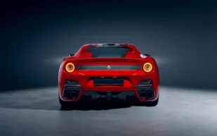 نسخة مميزة من فيراري إف 12 تي دي إف تتألق في مزاد زيوريخ وتباع برقم غير مسبوق 