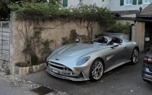 مفاجأة في جنيف.. ظهور أستون مارتن دي بي آر 22 وسط الشوارع