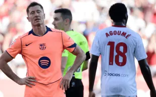 برشلونة يحسم قراره بشأن ليفاندوفسكي.. هل سيرحل أم سيبقى؟