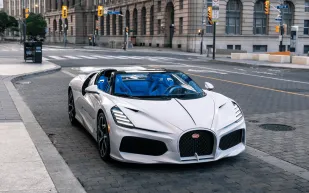 W16 ميسترال من بوغاتي.. القوة والفخامة في تجربة قيادة لا تُنسى