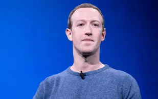 صفقة ضخمة: مارك زوكربيرغ يستقطب عالم ذكاء اصطناعي مقابل 1.5 مليار دولار