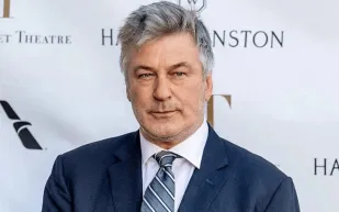 اصطدمت سيارته في شجرة.. تفاصيل حادث أليك بالدوين 