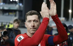 بعد إعلان برشلونة الرسمي.. تعرف على تفاصيل إصابة ليفاندوفسكي ومدة غيابه عن الملاعب