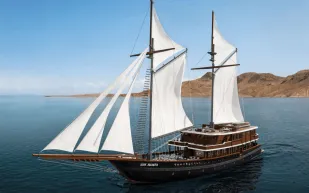 يخت جيفا أنانتا: مزيج من الحرفية الإندونيسية والتصميم المعاصر بطول 62 مترًا