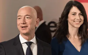 طليقة بيزوس تبيع أسهم أمازون بمليارات الدولارات (تفاصيل)