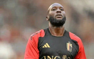 صدمة للوكاكو: ابتزاز عائلي يمنعه من حضور جنازة والده.. ما القصة؟ 