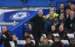 آرني سلوت يدافع عن محمد صلاح ويؤكد ضرورة "التوازن" في ليفربول (فيديو) 