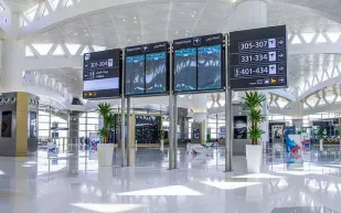 مطار الملك خالد يحقق إنجازات جديدة ويستعد للتقدم في تصنيف سكاي تراكس 2026