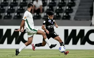 تعادل مثير بين الشباب والنهضة في أولى جولات دوري أبطال الخليج (فيديو)