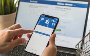 بعد عام من التوقف: فيسبوك يعيد إعلانات الوظائف... وهذه أبرز التغييرات