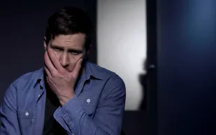 هل النساء أكثر عرضة وراثيًا للإصابة بالاكتئاب من الرجال؟ دراسة تحسم الأمر