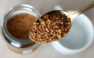 ابتكار سعودي يستخدم البن الخولاني في ضمادة طبية مقاومة للبكتيريا