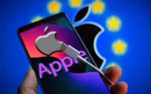 هل تخطط آبل لإحضار الإنترنت الفضائي إلى هواتف iPhone 18؟