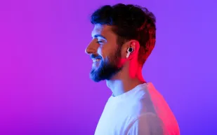 كيف تساعد الموسيقى في تخفيف الألم بعد العمليات الجراحية؟