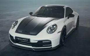 كيف استغلت 'تك آرت' خشب المستنقعات النادر في بورشه 911 TSport R؟