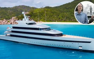 بقواعد صارمة.. يخت سافانا الفاخر يظهر في فيلم The Woman in Cabin 10 (فيديو)