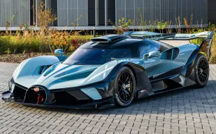 نهاية فصل أسطوري في عالم السيارات الخارقة.. إطلاق آخر نسخة من بوغاتي بوليد