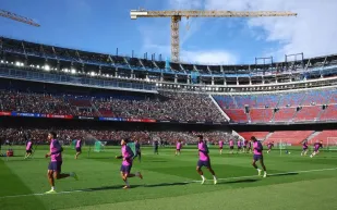 برشلونة يواجه أعلى ديون بين الأندية العالمية.. هل سيخرج من عنق الزجاجة؟ 