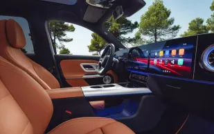  مرسيدس تكشف عن GLB الجديدة