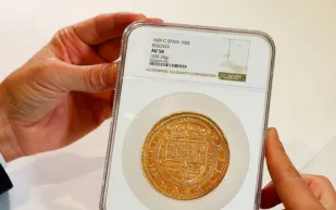 مزاد سويسري يسجل سعرًا تاريخيًا لعملة فيليب الثالث الذهبية