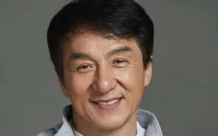 شائعات الوفاة تعود.. فما حقيقة حالة جاكي شان؟