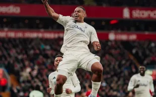 كابوس ليفربول يتواصل.. نوتنغهام يعمق جراح الريدز بثلاثية (فيديو) 