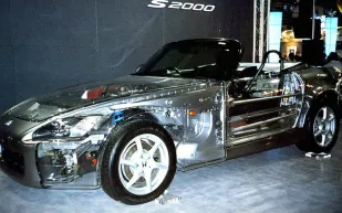 "هوندا" تقدّم نسخة شفافة من S2000 بعد 20 عامًا