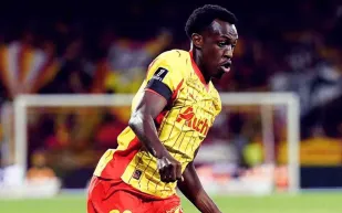 سعود عبد الحميد قريب من العودة إلى الدوري السعودي بعرض ضخم (فيديو)